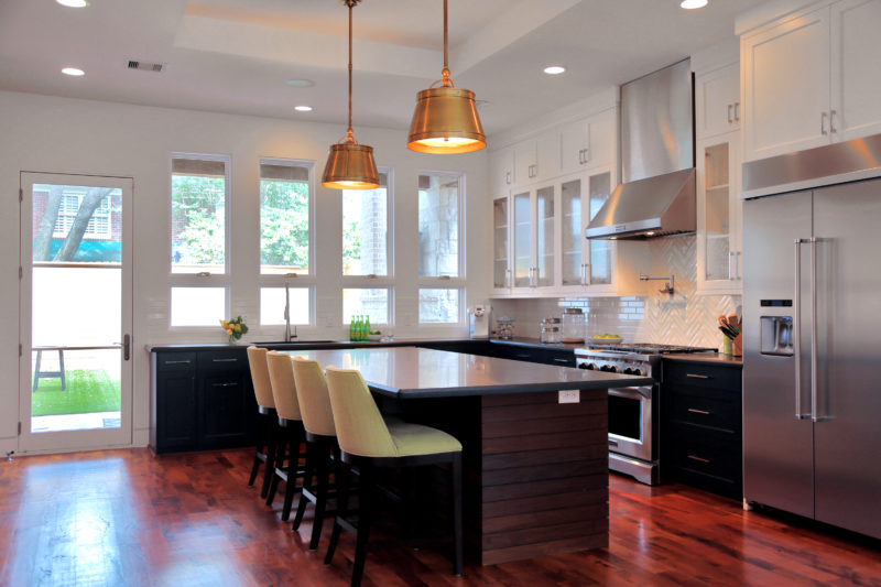 Modern Meets Elegant Kitchen